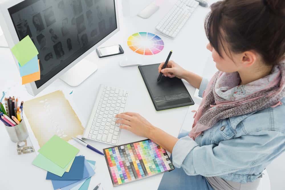 Pros and Cons of being a graphic designer